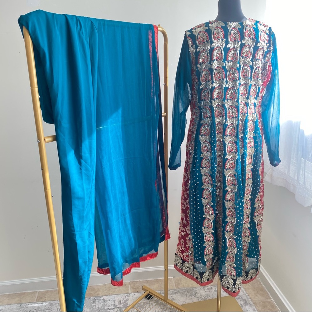 Embroidered Teal and Red Traditional Dress with Scarf shalwar kameez - Picture 2 of 7